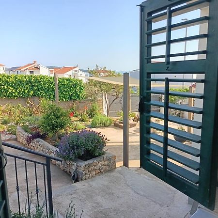 רוגוזניצה Apartments Starshine & Lighthouse מראה חיצוני תמונה