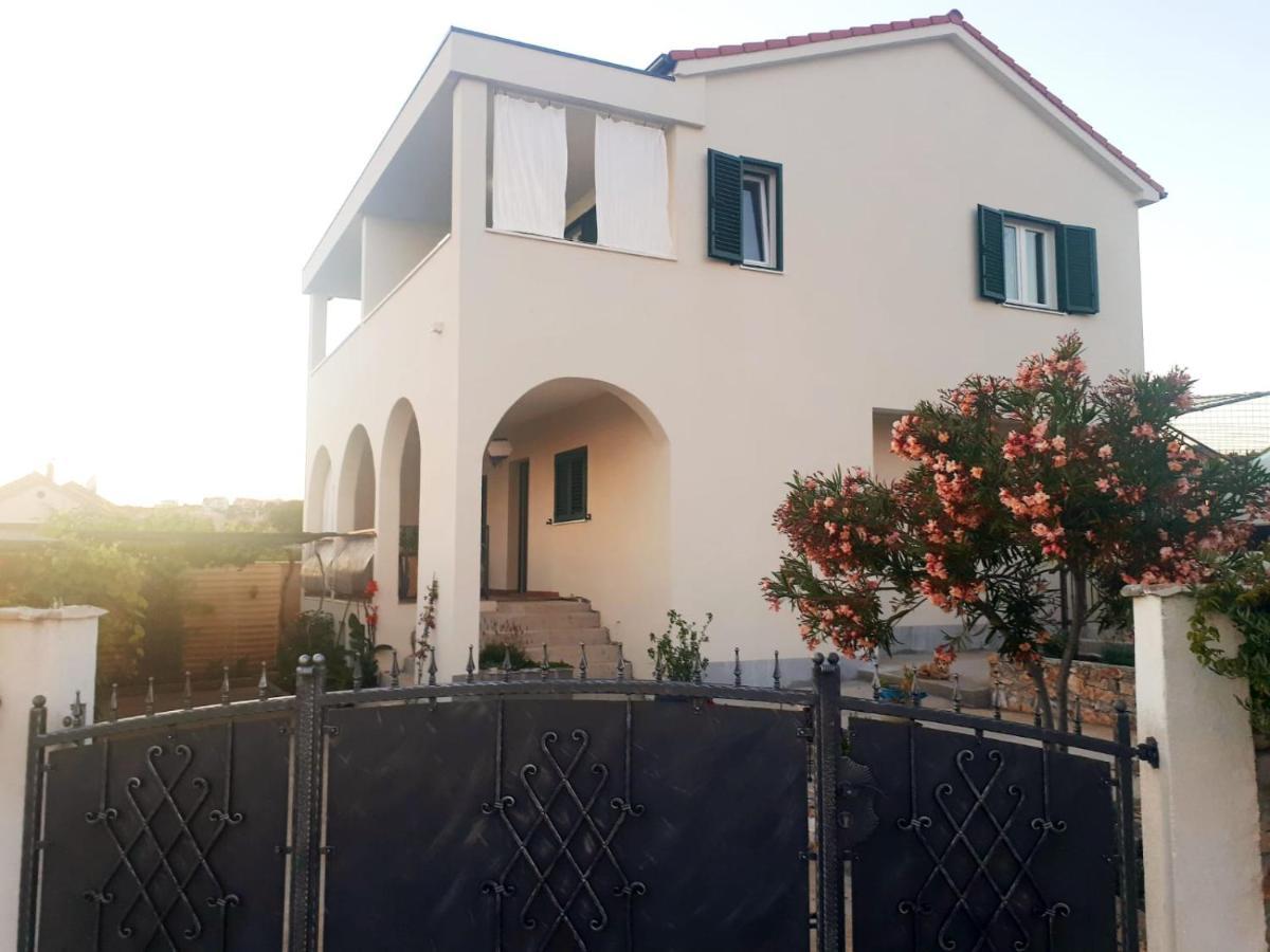 רוגוזניצה Apartments Starshine & Lighthouse מראה חיצוני תמונה