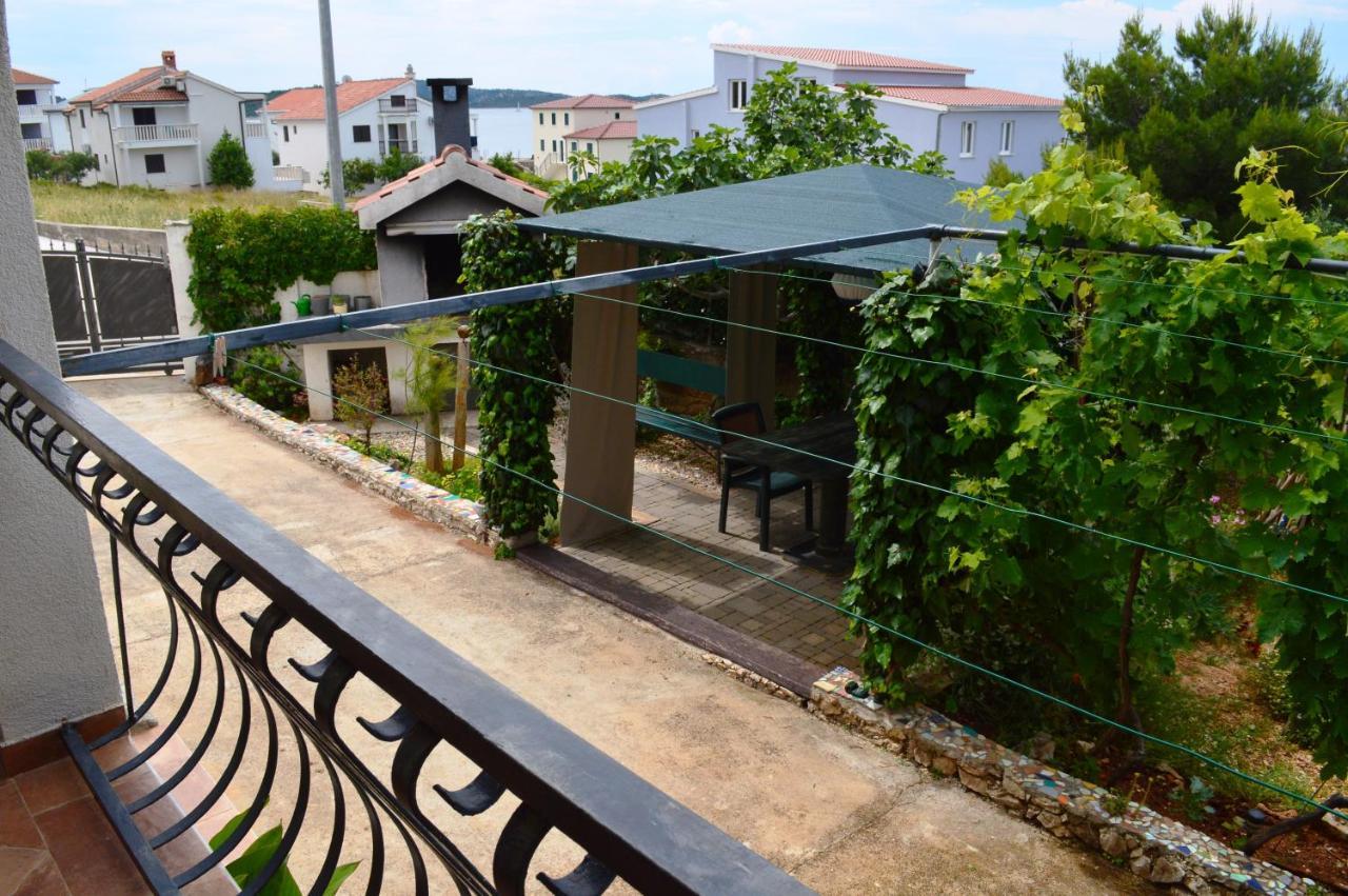 רוגוזניצה Apartments Starshine & Lighthouse מראה חיצוני תמונה