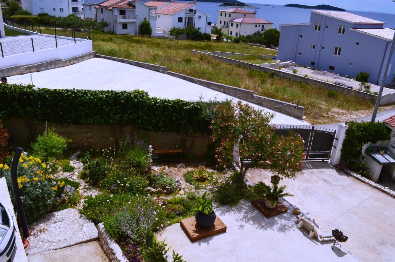 רוגוזניצה Apartments Starshine & Lighthouse מראה חיצוני תמונה